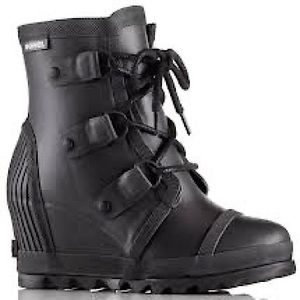 Sorel Joan Rain Wedge Boot Women 7.5 Black Waterproof Wedge Heel Red Laces